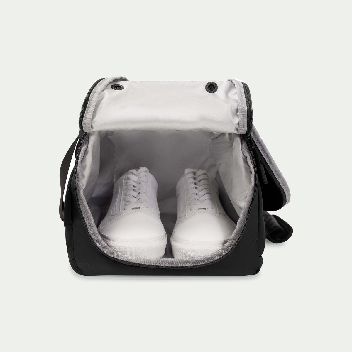 Swiss Mobility Active City Duffle Bag Black, open shoe compartment with shoes