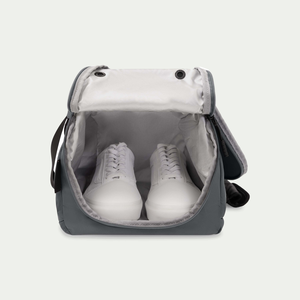 Swiss Mobility Active City Duffle Bag Grey, open shoe compartment with shoes
