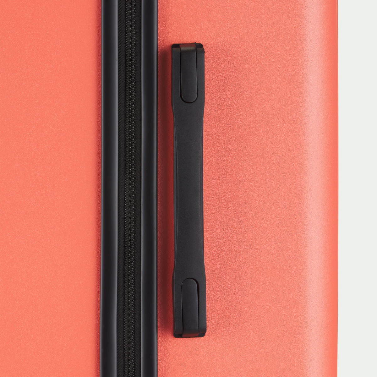Swiss Mobility CPH coral HLG5628SM large suitcase from HLG5602SM two-piece set, handle close-up