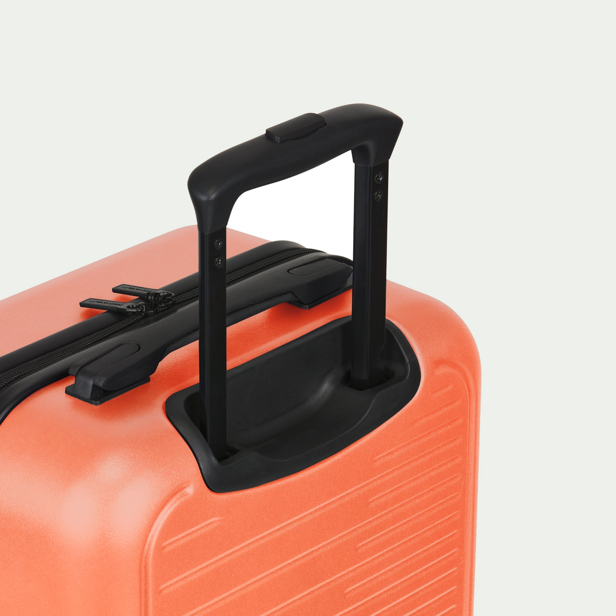 Swiss Mobility CPH coral HLG5620SM carry-on suitcase from HLG5602SM two-piece set, telescopic handle close-up