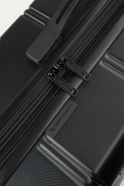 Swiss Mobility LAX 3-Piece Luggage Set Black, zipper pull close-up